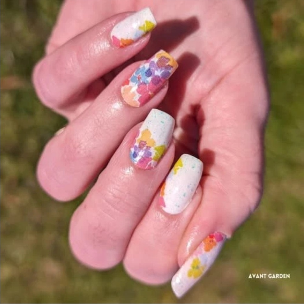 *Retired* Color Street: Avant Garden | Floral Spring White Pastel Pink Purple - Picture 2 of 16